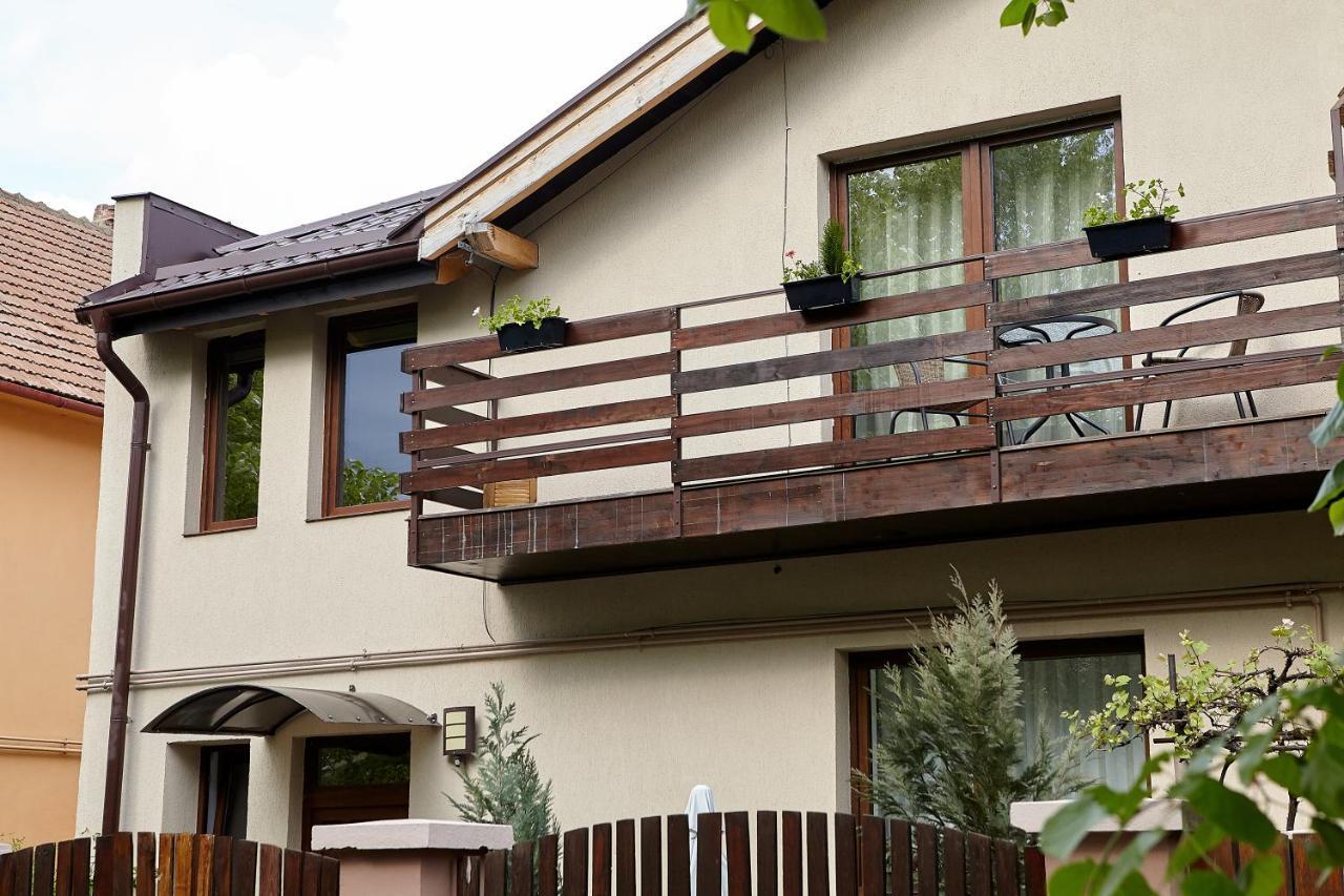 Apartament Rozelor Brassó Kültér fotó