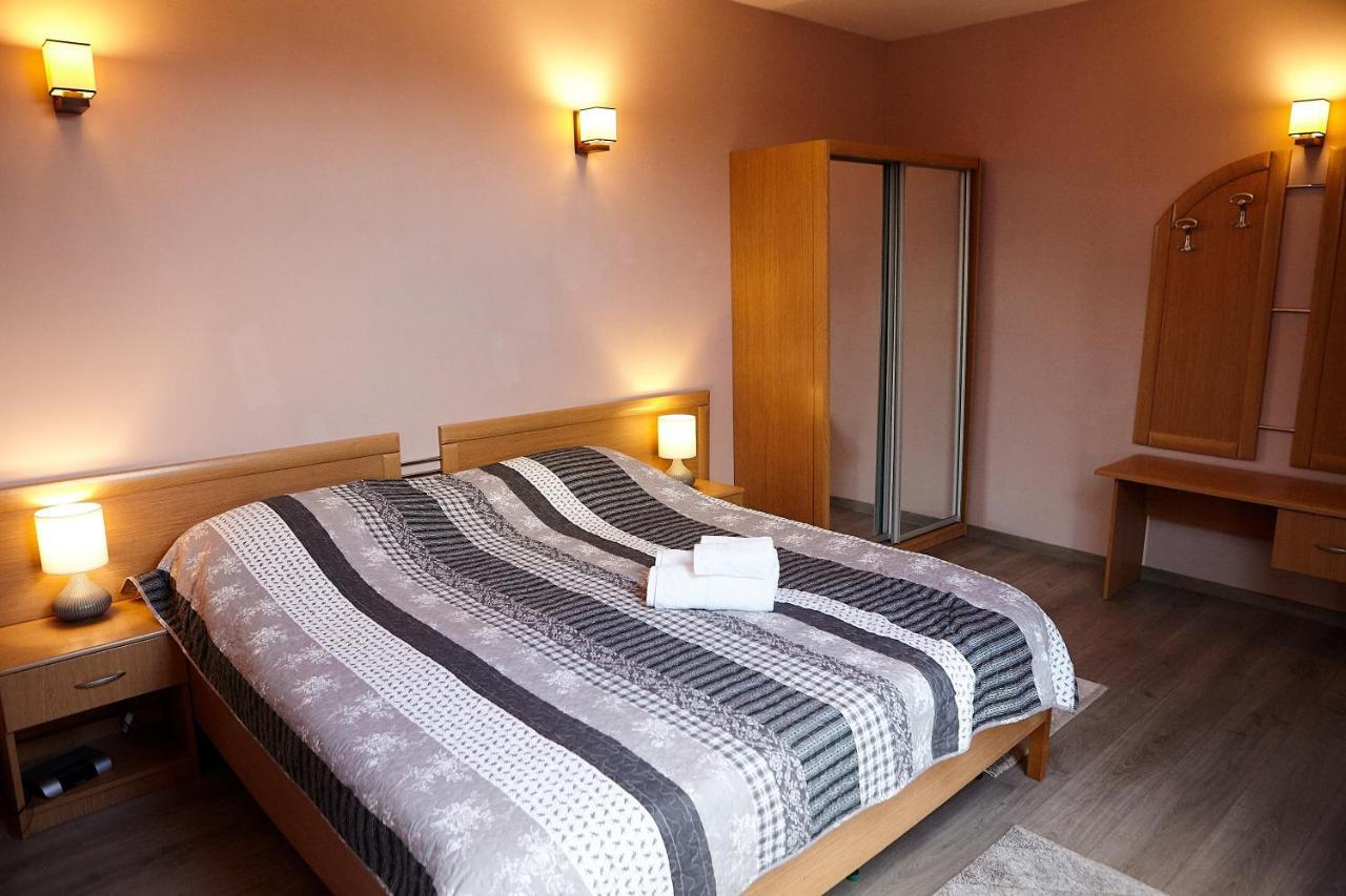 Apartament Rozelor Brassó Kültér fotó