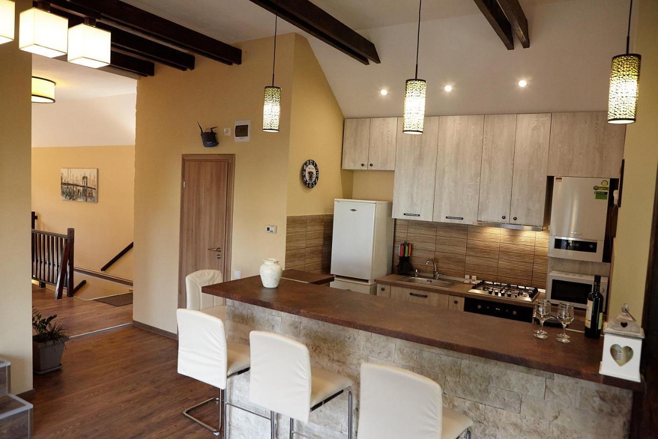 Apartament Rozelor Brassó Kültér fotó