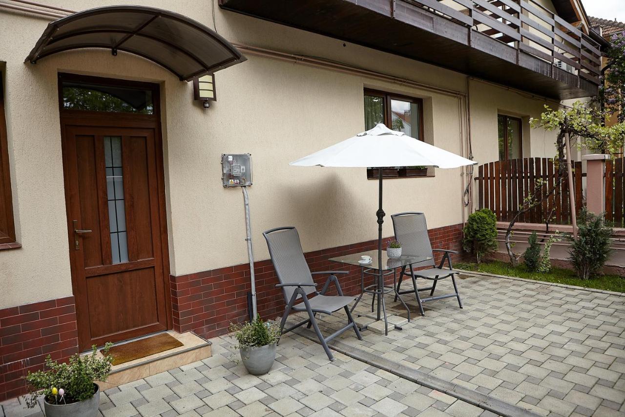 Apartament Rozelor Brassó Kültér fotó