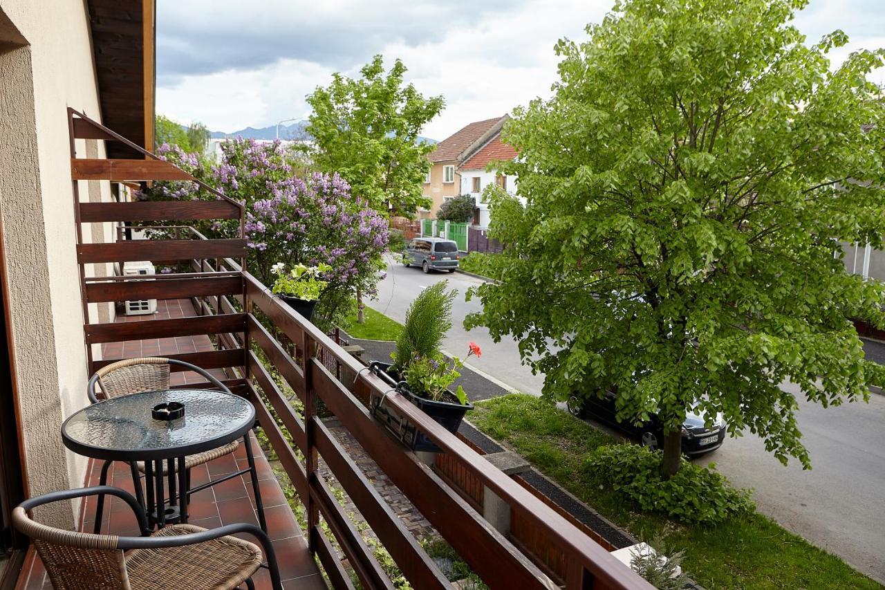 Apartament Rozelor Brassó Kültér fotó