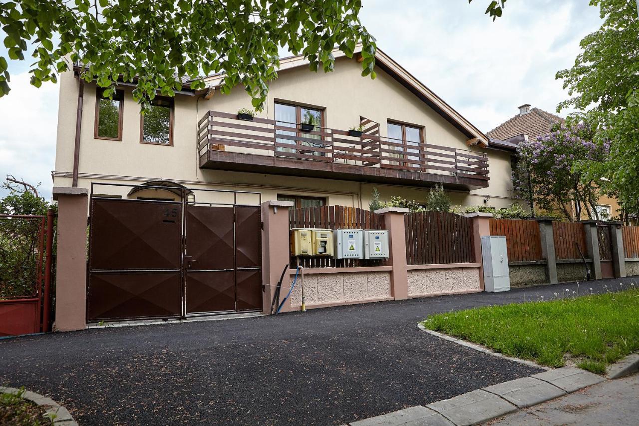 Apartament Rozelor Brassó Kültér fotó