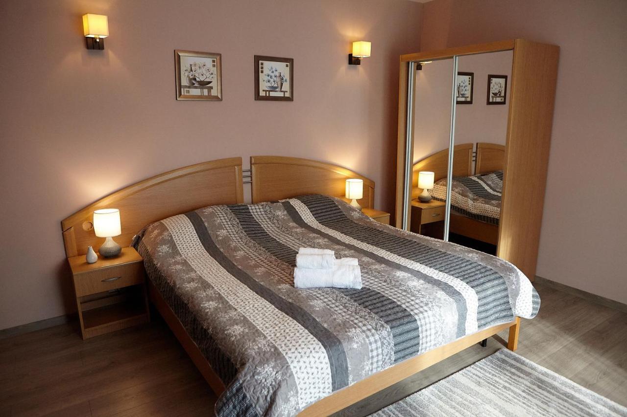 Apartament Rozelor Brassó Kültér fotó